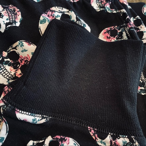 NWT TORRID Floral Skull Sleep Jogger - Picture 8 of 9